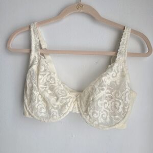 Cacique Cream Lace Underwire Bra